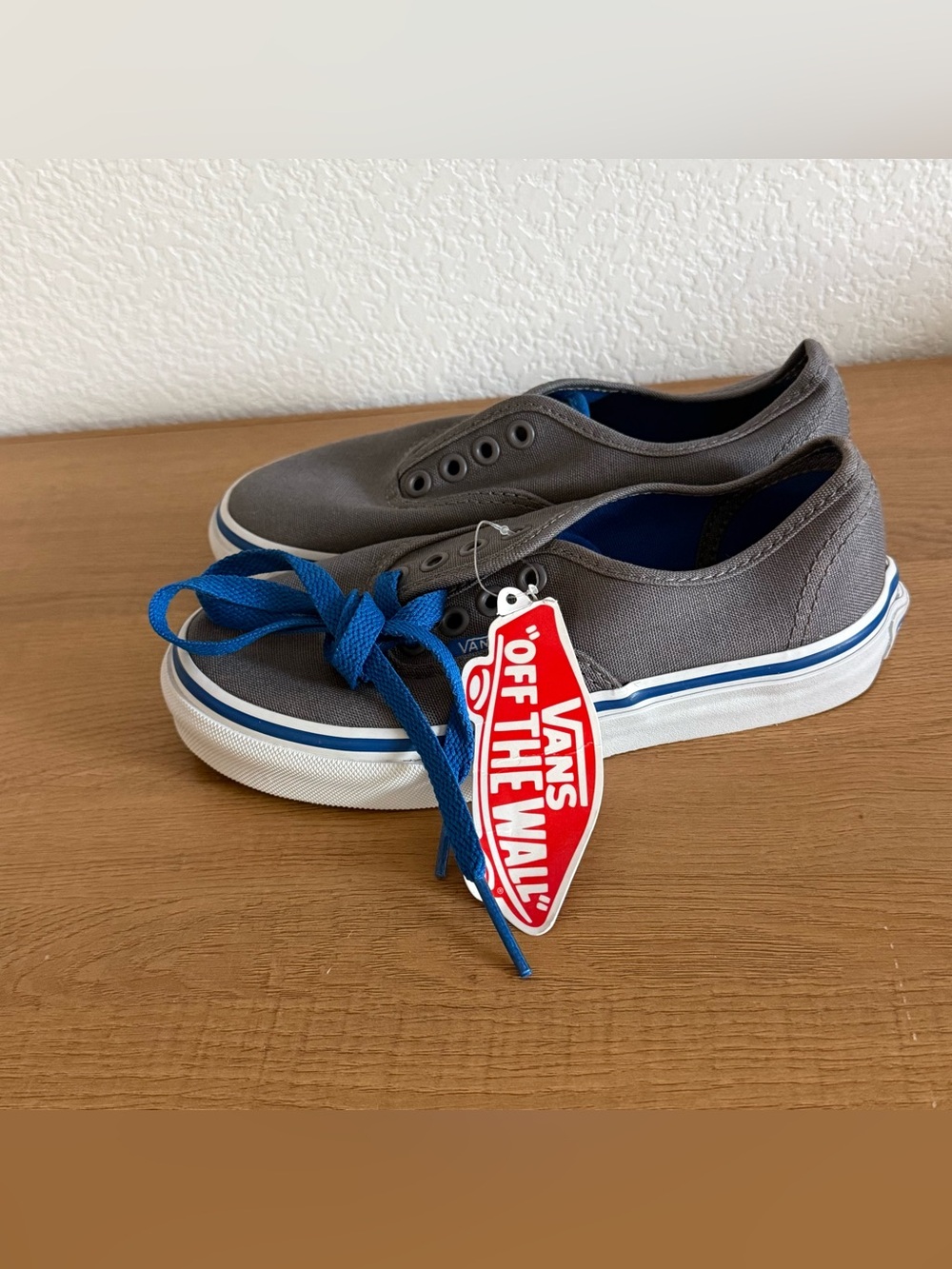 NWT Vans Canvas Lace Up Skate Sneakers in Gray Blue Kids 11.5 Unisex